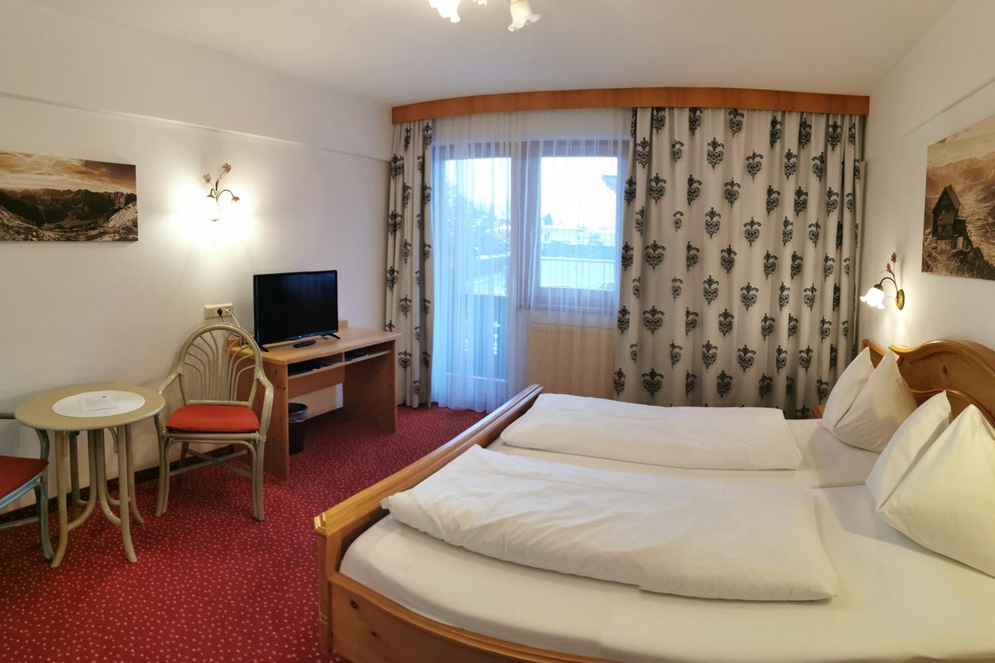 Hotel Landhaus Zillertal Fugen Bagian luar foto