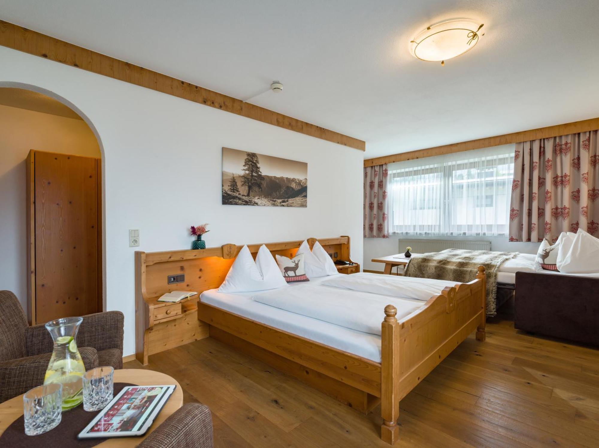 Hotel Landhaus Zillertal Fugen Bagian luar foto