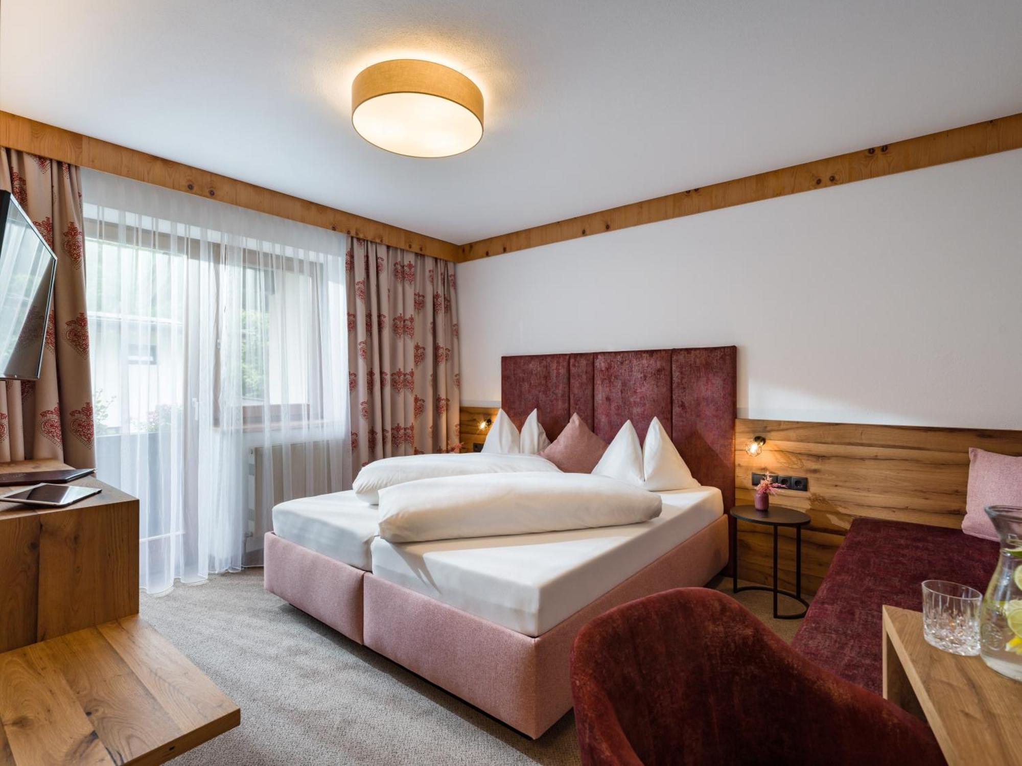 Hotel Landhaus Zillertal Fugen Bagian luar foto