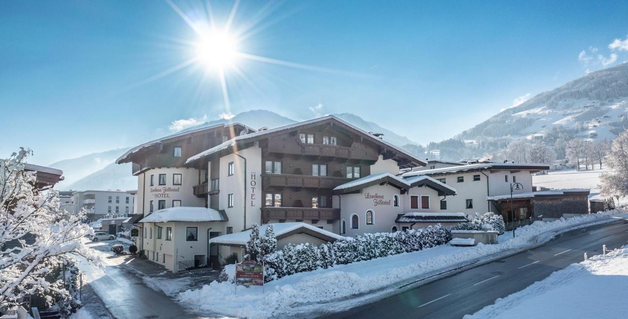 Hotel Landhaus Zillertal Fugen Bagian luar foto